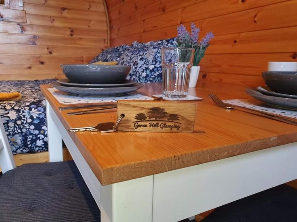 ホテル Gorse Hill Glamping ニューカッスル エクステリア 写真
